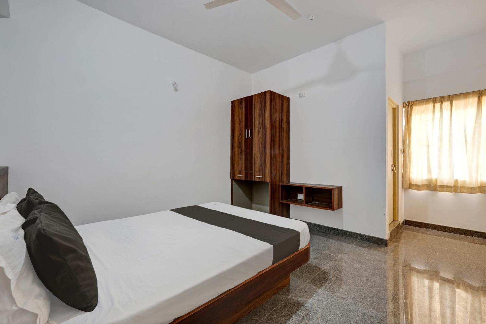 Oyo Hotel Bungalow Inn Lodging & Boarding Bangalore Exteriör bild