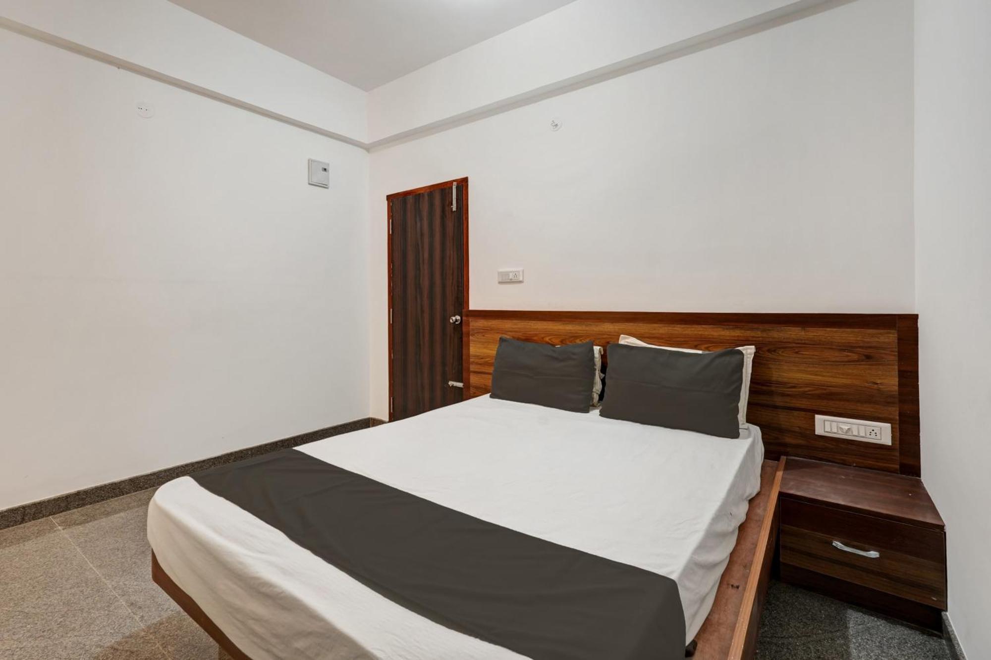 Oyo Hotel Bungalow Inn Lodging & Boarding Bangalore Exteriör bild
