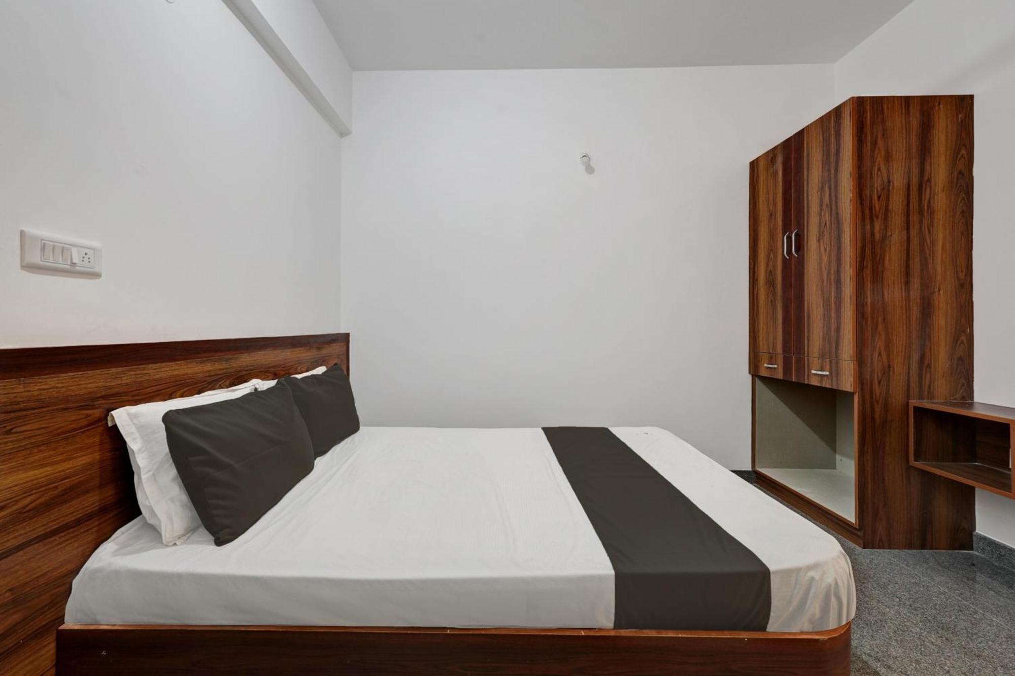 Oyo Hotel Bungalow Inn Lodging & Boarding Bangalore Exteriör bild