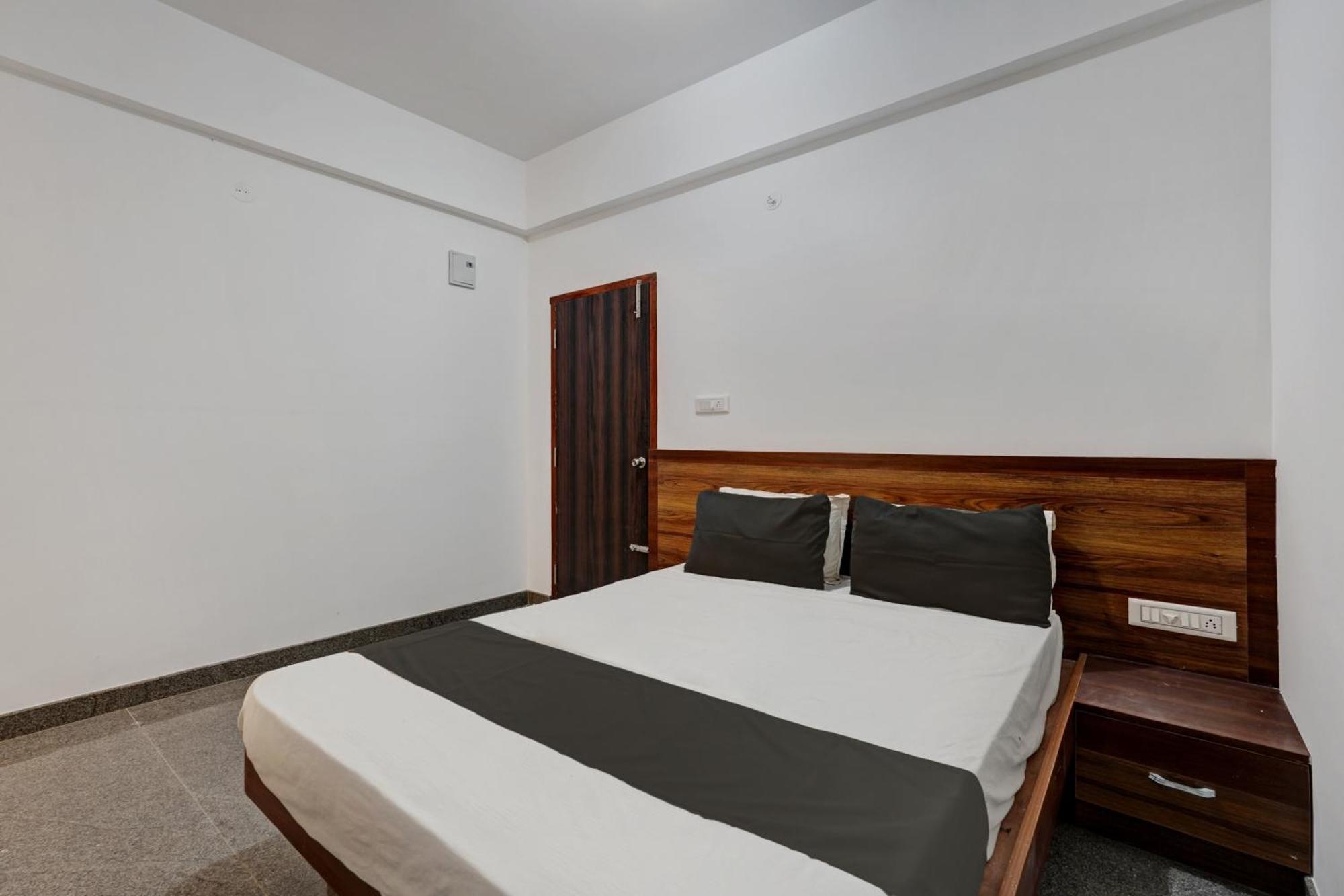 Oyo Hotel Bungalow Inn Lodging & Boarding Bangalore Exteriör bild